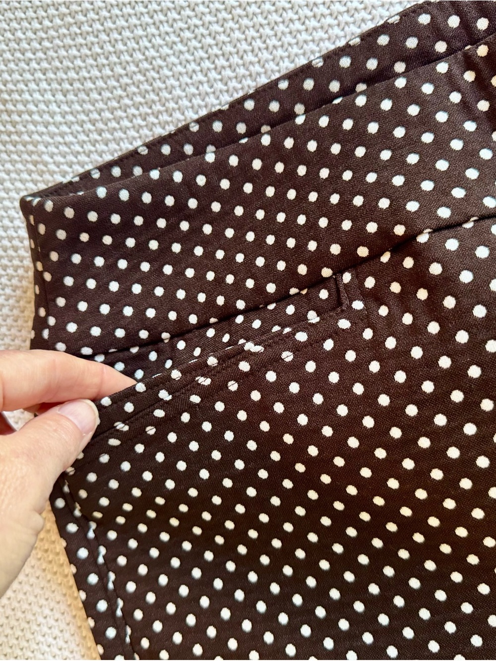 CHICOS Fabulously Slimming Stretch Chocolate Brown White Polka Dot Cropped Pants - Picture 4 of 16